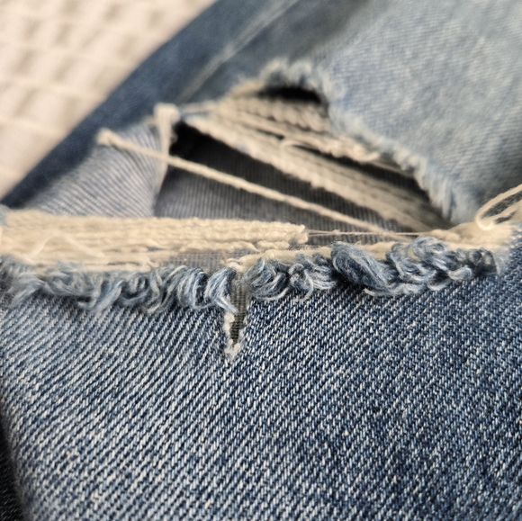 Levi's Wedgie S Ripped Deep Medium Wash Denim Jeans Size 29 - Picture 5 of 7